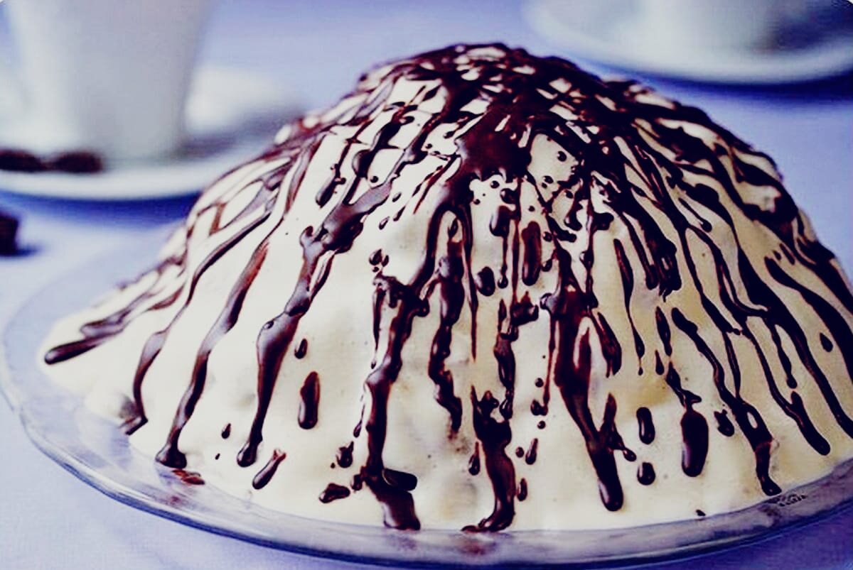Фруктовый торт Горка со сметанным кремом | Рецепты тортов, Идеи для блюд, Кулинария
