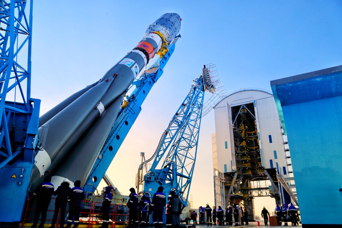 Подготовка к старту РН "Союз-2" на космодроме "Восточный". Фото с "Яндекс.Картинки"