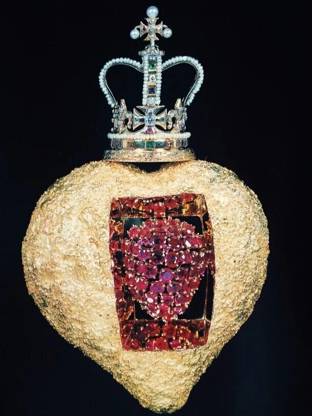 "Рубиновое сердце" Сальвадора Дали