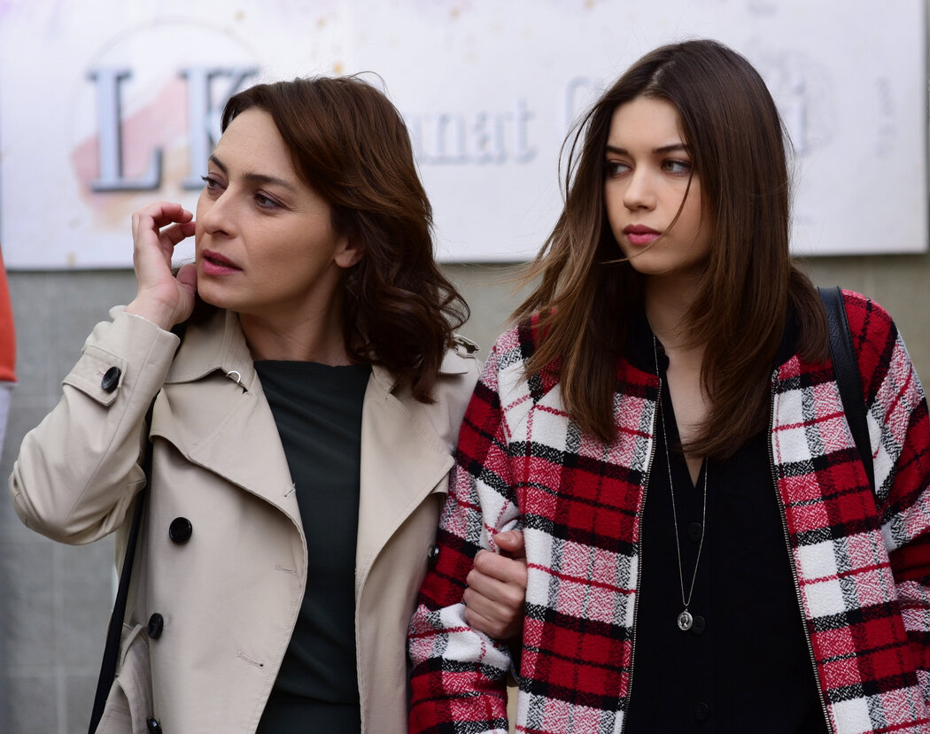 Sisters отзывы. Афра дети сестер.