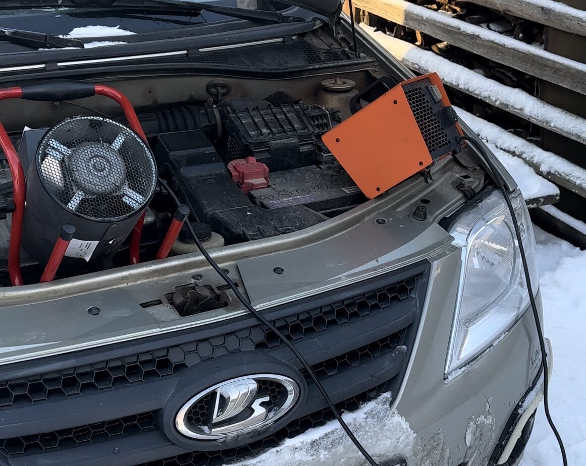 Использую две тепло-пушки.