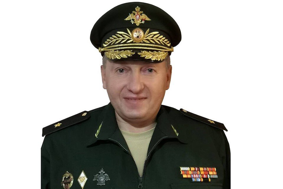    Генерал-майор Владимир Фролов - Герой России.