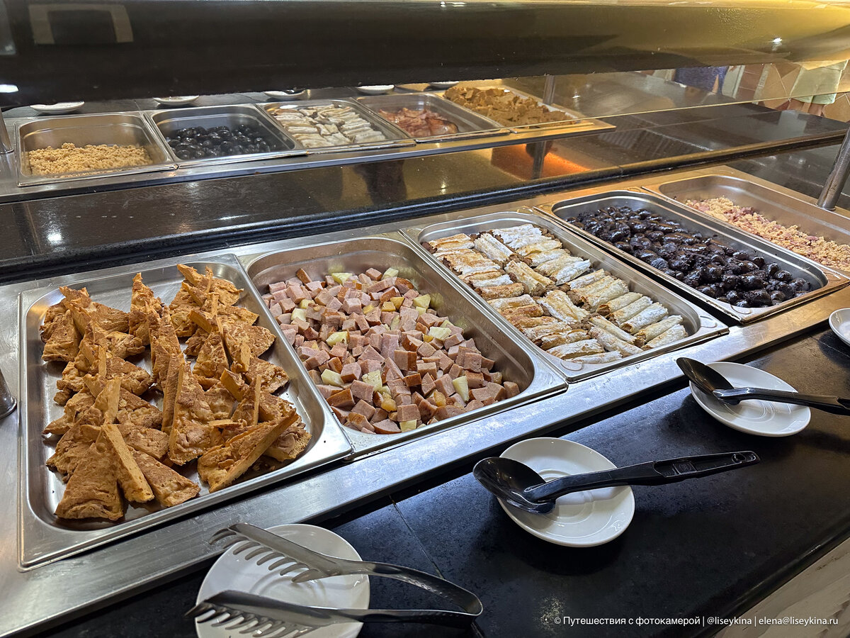 Соевые и резиновые штуки. Абсолютно несъедобное и безвкусное.