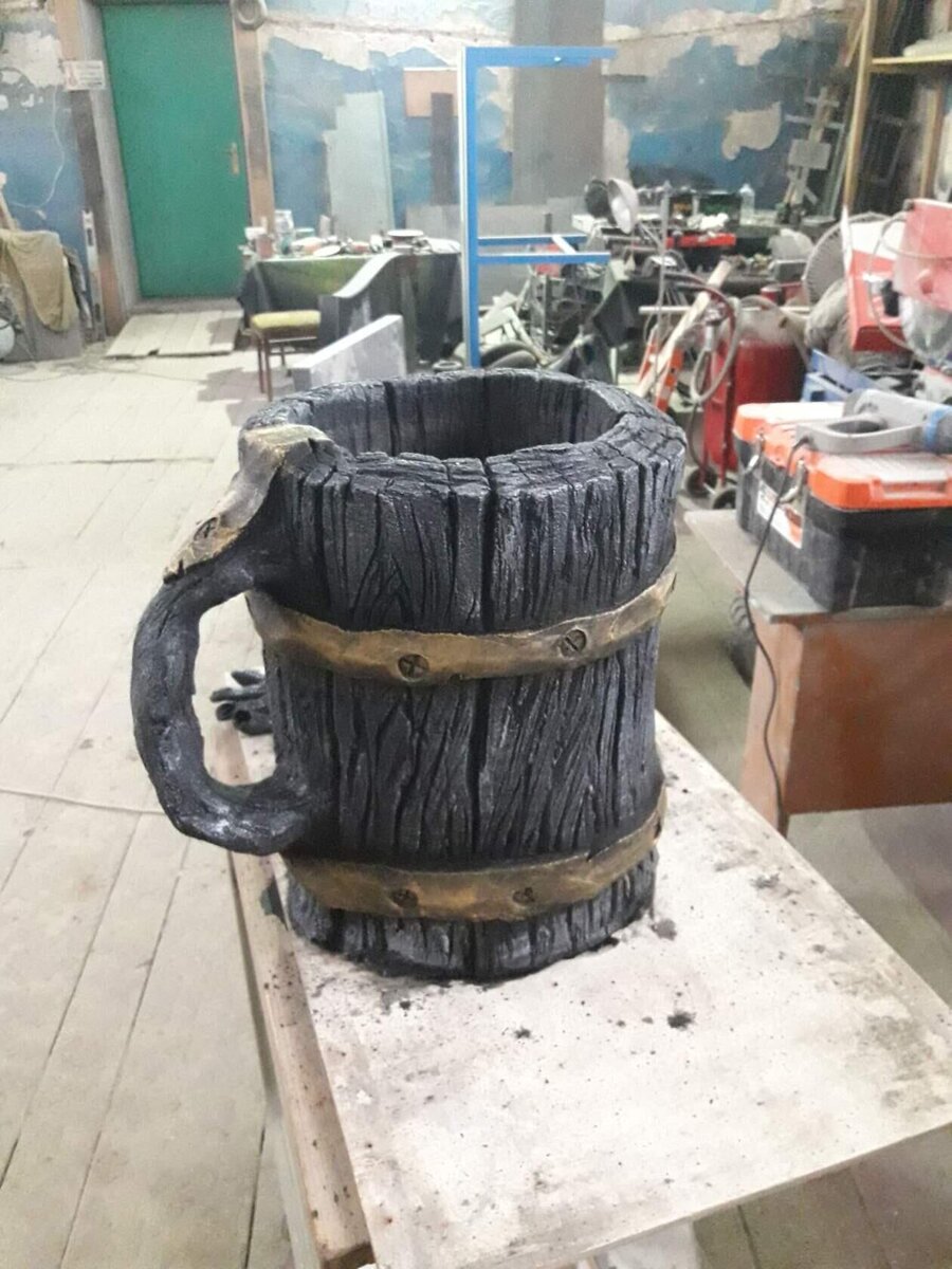 Первое моё изделие из арт-бетона. Вазон в виде кружки