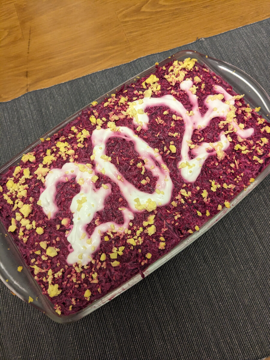 Резала я, за декор отвечал муж. Фото автора 