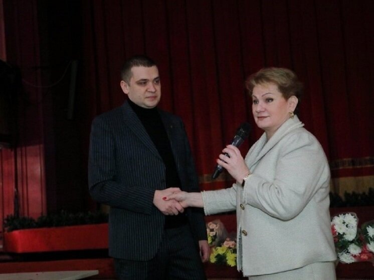     Ян Смолинцев и Светлана Учайкина. Фото Свердловского государственного академического театра музыкальной комедии.