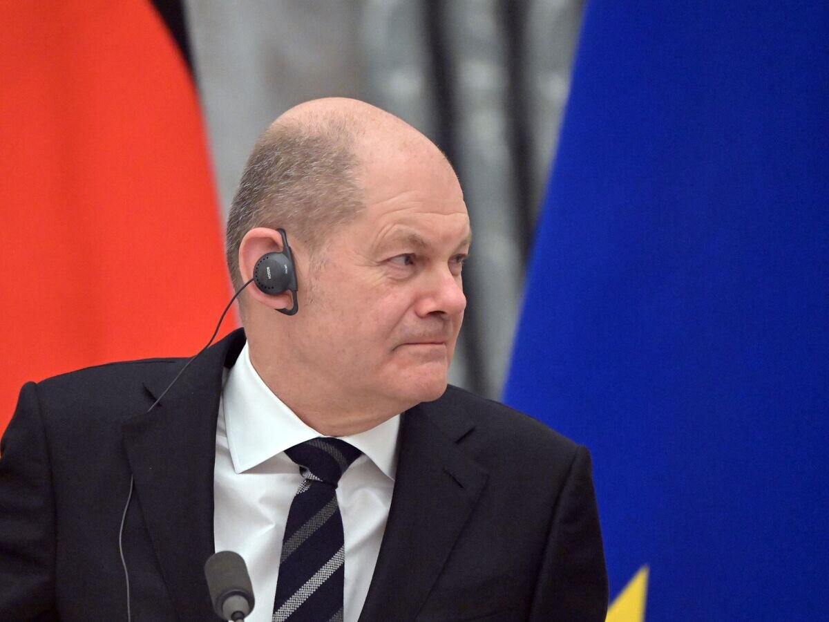    Канцлер ФРГ Олаф Шольц на пресс-конференции по итогам встречи с президентом РФ Владимиром Путиным© РИА Новости / Сергей Гунеев/POOL