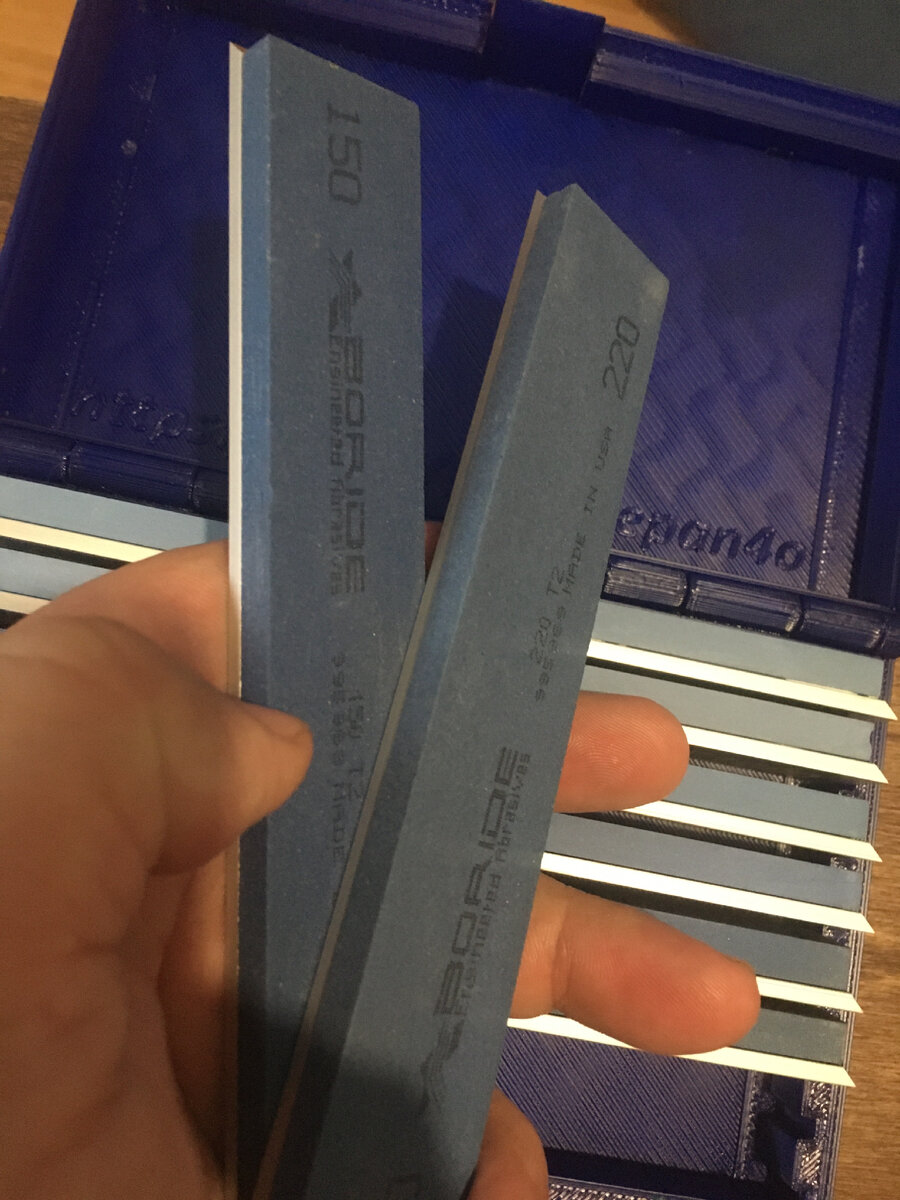 Нужно было снять фаски  на острых углах