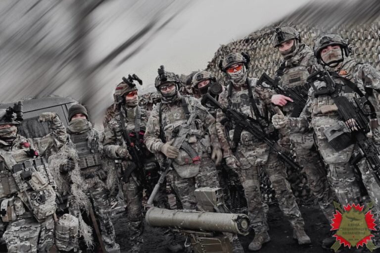 Разведчики армейского спецназа Вооруженных сил России Фото: КСпН