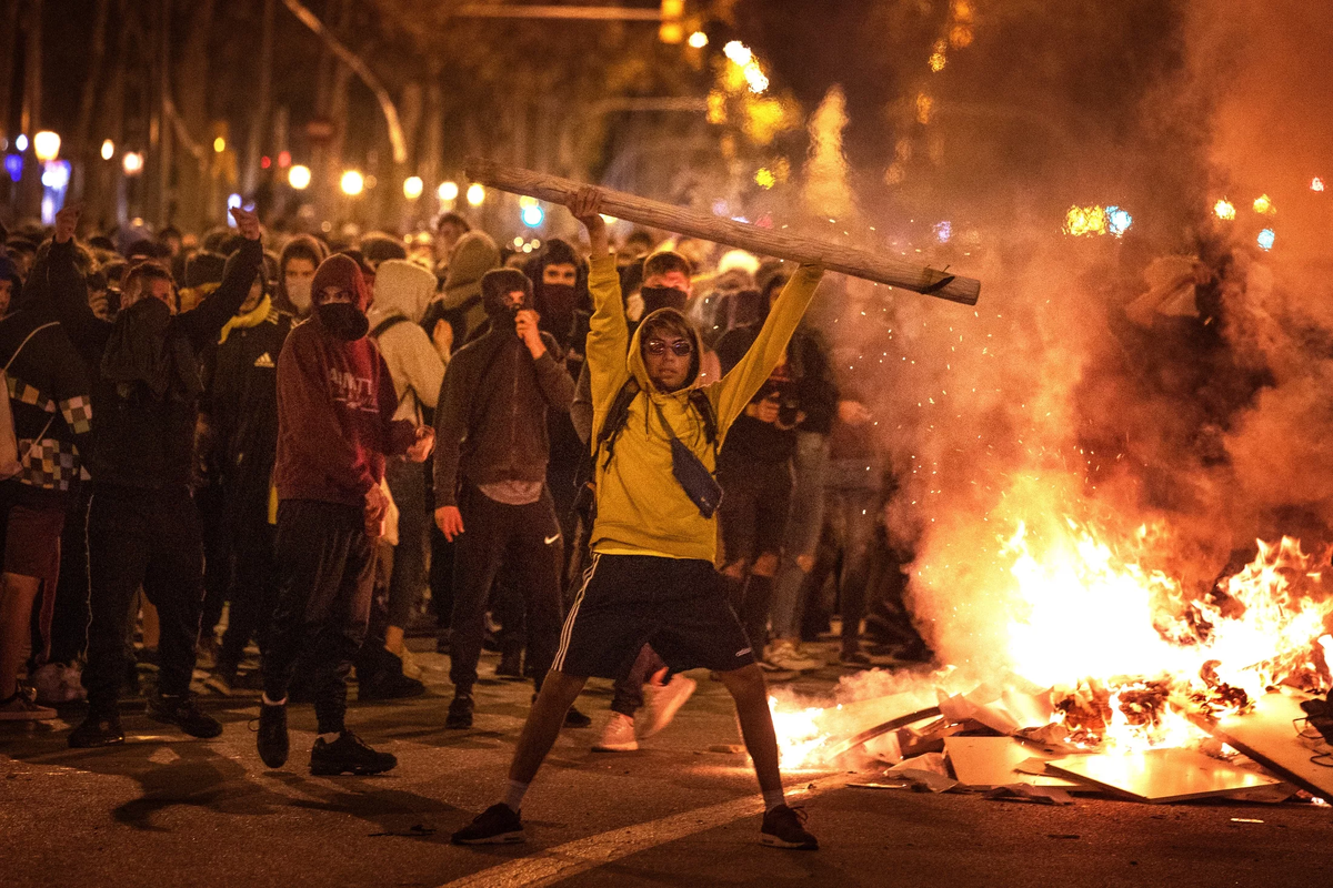 Протесты в Каталонии. Протесты в Каталонии 2019. Протесты в Каталонии (2012). Массовые беспорядки обж