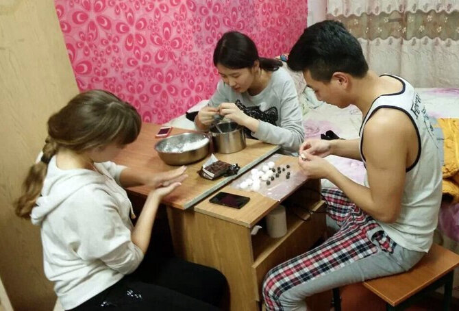 Студенческий вариант северной китайской кухни – в общежитии университета готовимся к празднованию китайского нового года