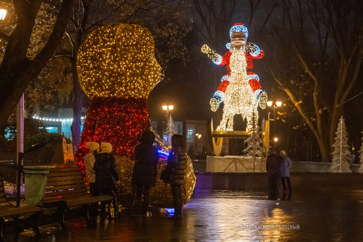 Белый сквер. Белый сквер в соломбале архангельск. Сквер на улице пожарского химки. Белый сквер. Белые аллеи парк отель.