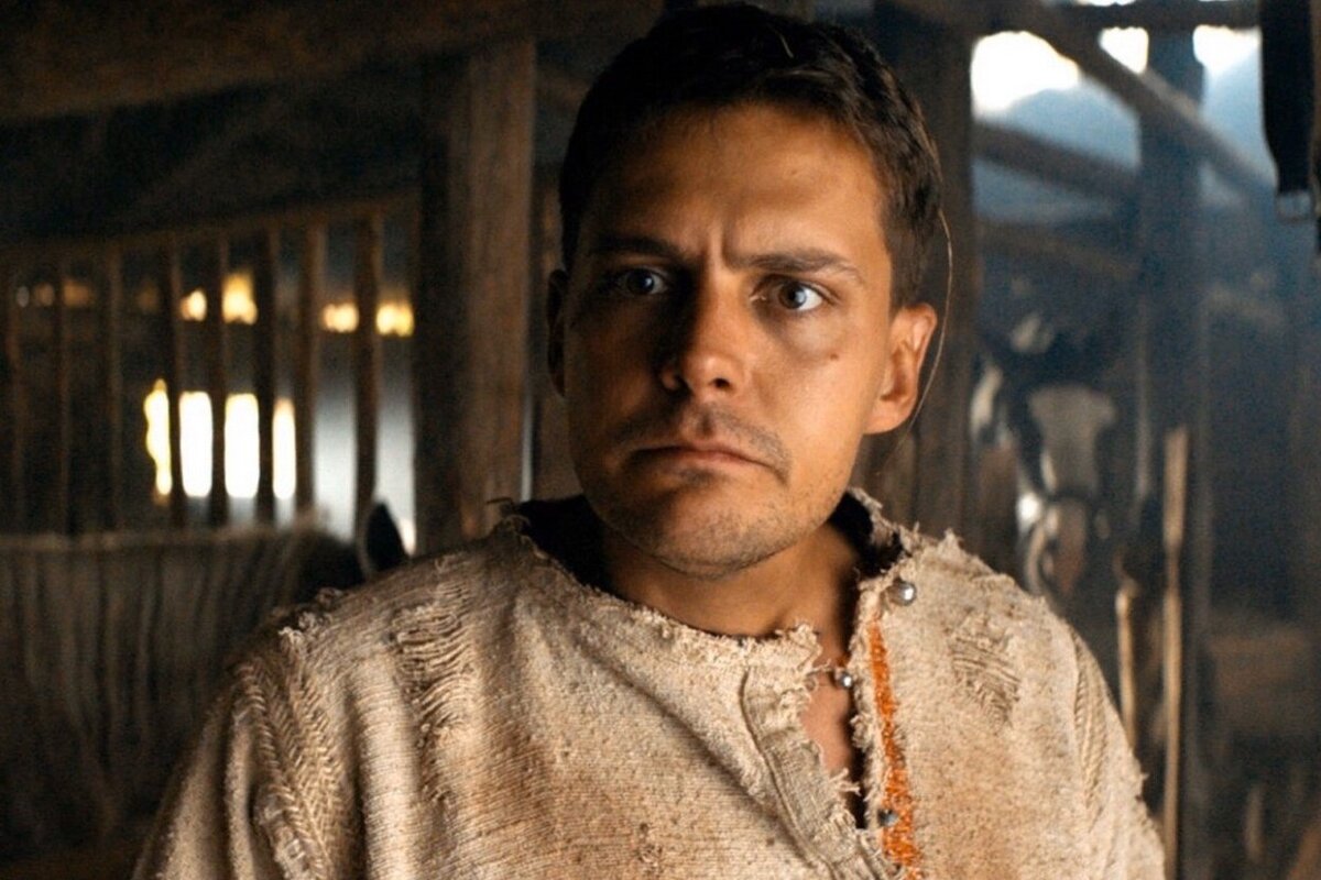 М. Бикович в роли Гриши. Фото из открытых источников.