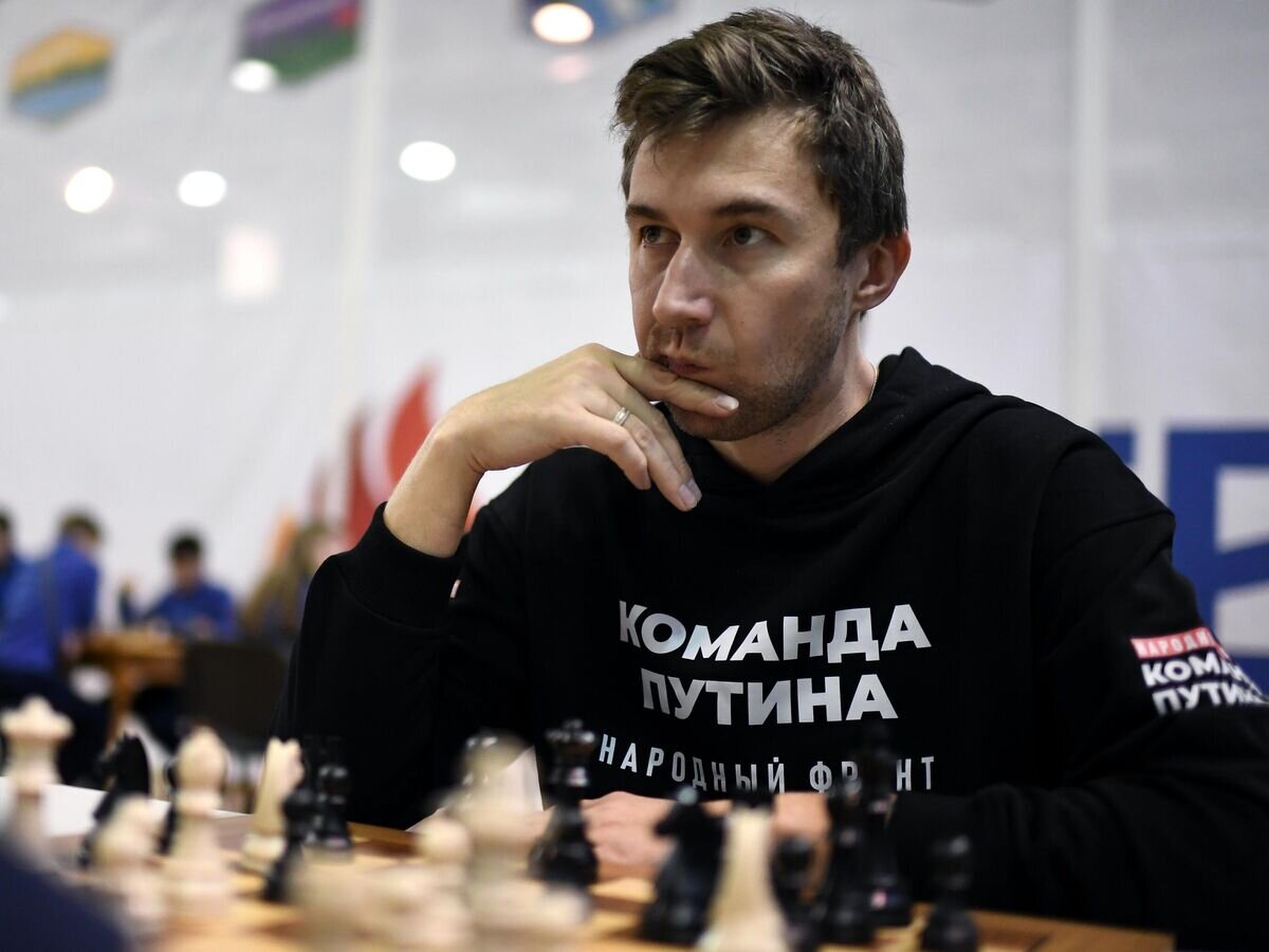    Гроссмейстер Сергей Карякин открывает смену для юных шахматистов ДНР в "Артеке"© РИА Новости / Константин Михальчевский