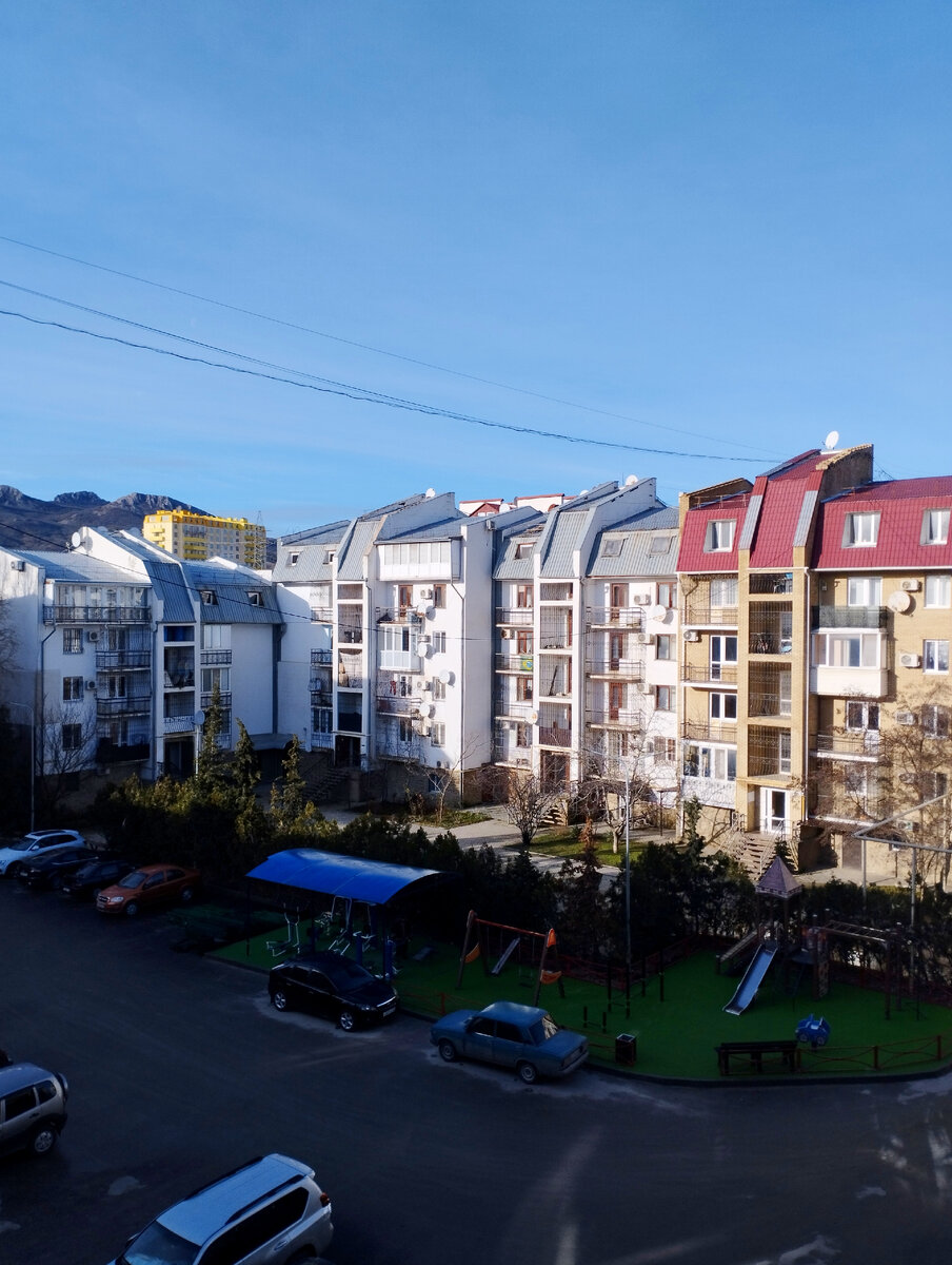 Вид с балкона сегодня утром. Фото автора канала