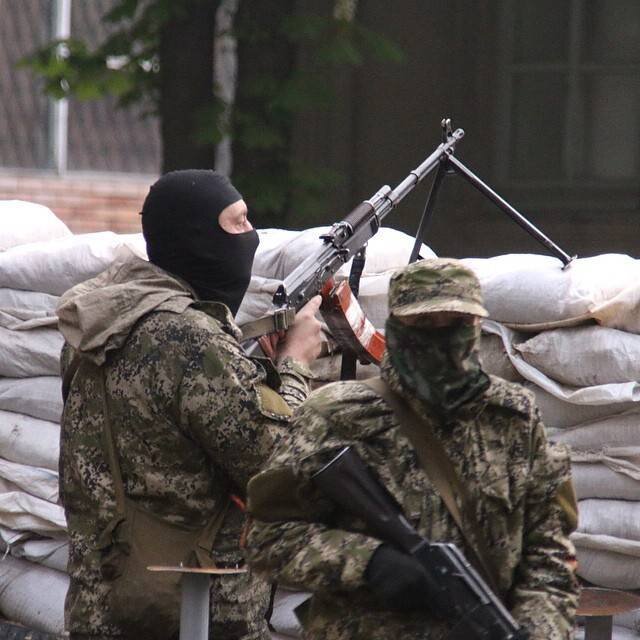 Донбасс ополчение последнее. Ополченка снайпер багира. Захарченко с военными. Донбасс ополчение последнее. Ополченцы на передовой.