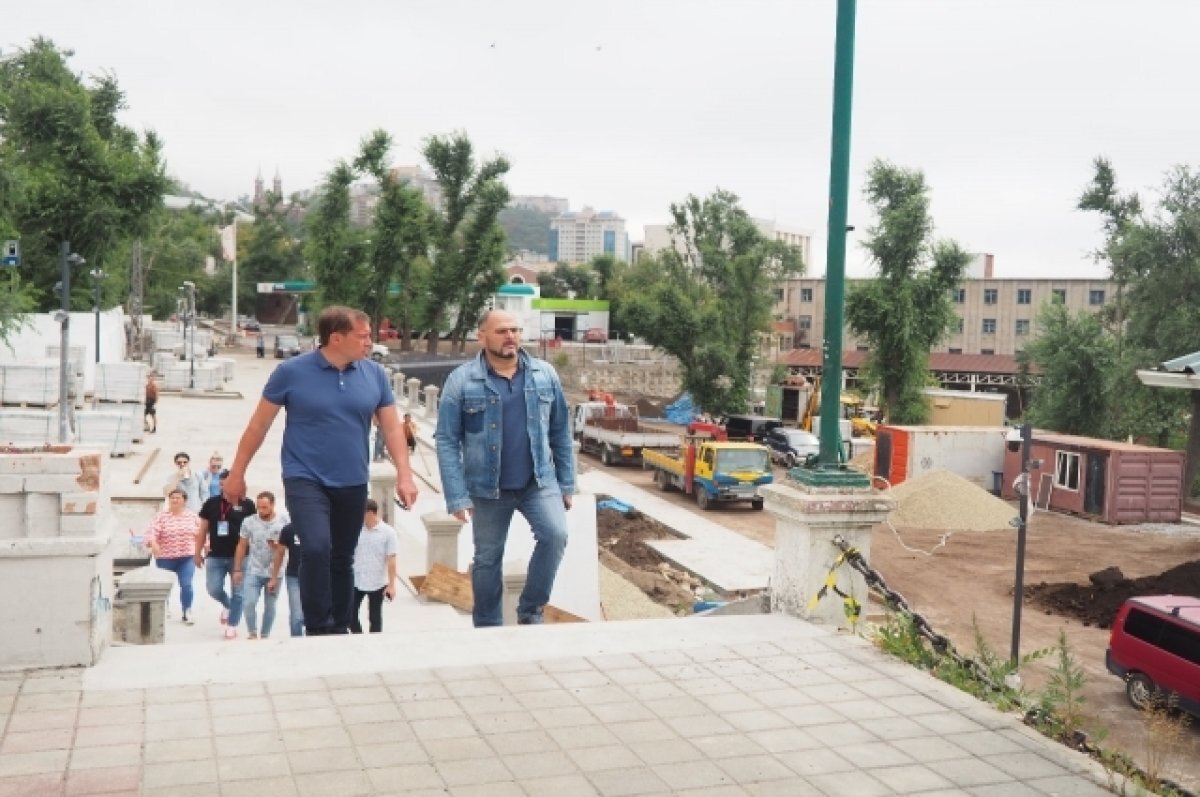    Самым популярным местом отдыха у жителей Владивостока стал Матросский сквер