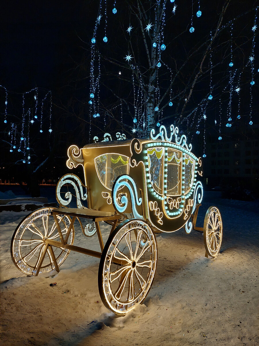 Новогодние украшения города