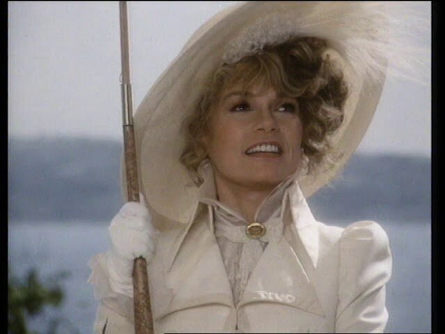 Кадр из сериала "Интриганка", снятого по роману Шелдона. В роли Кейт Блэкуэлл - актриса Дайен Кэнон