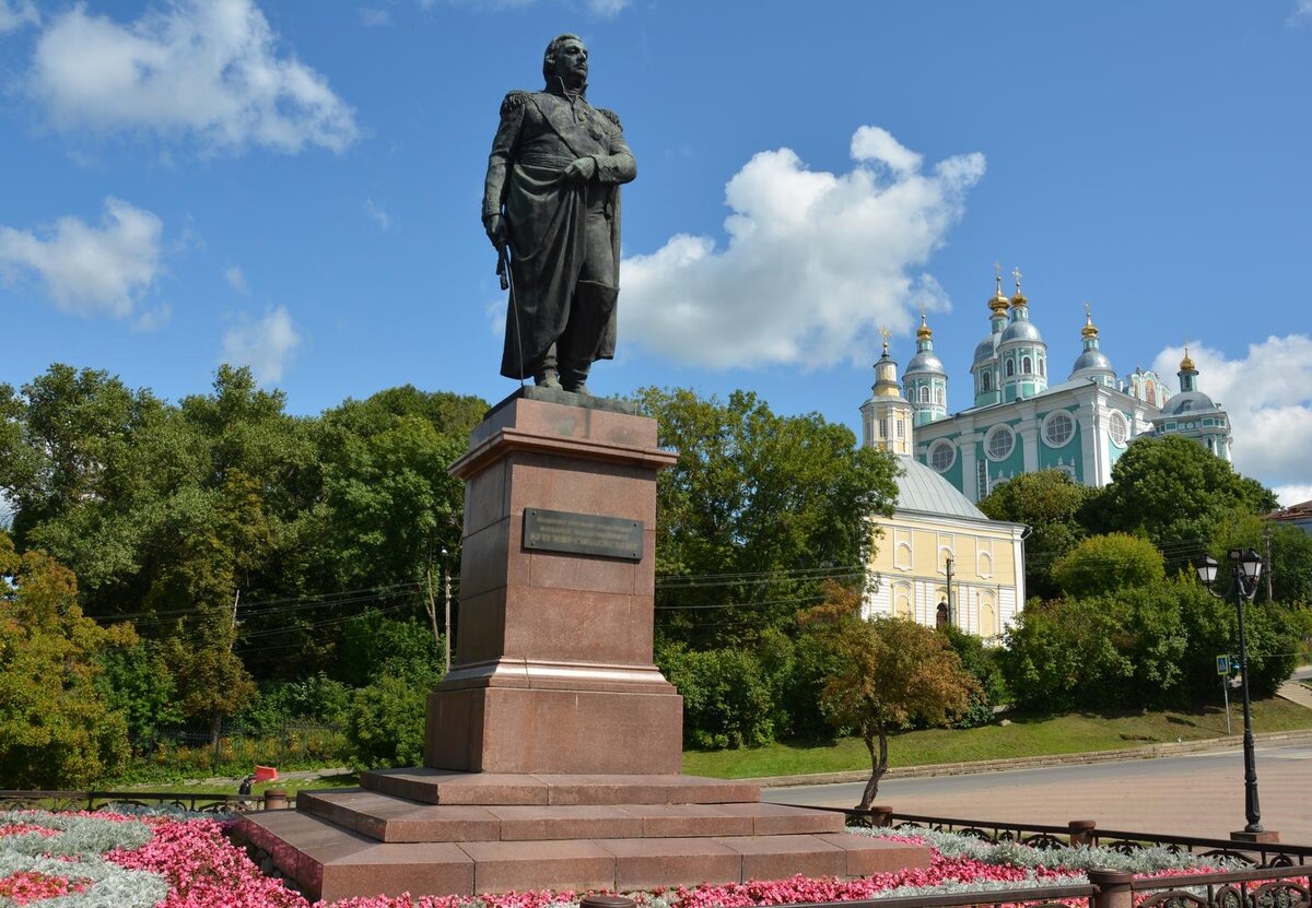 Памятники смоленск адреса