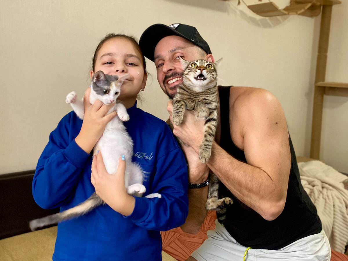 Выражение лица у Стеши - это что-то с чем-то ))) Интересно, о чем она думала в этот момент))