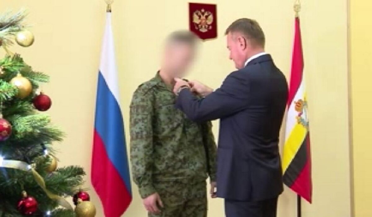    Роман Старовойт наградил курских пограничников