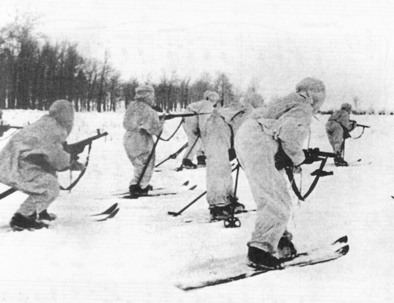 Лыжники на красной площади