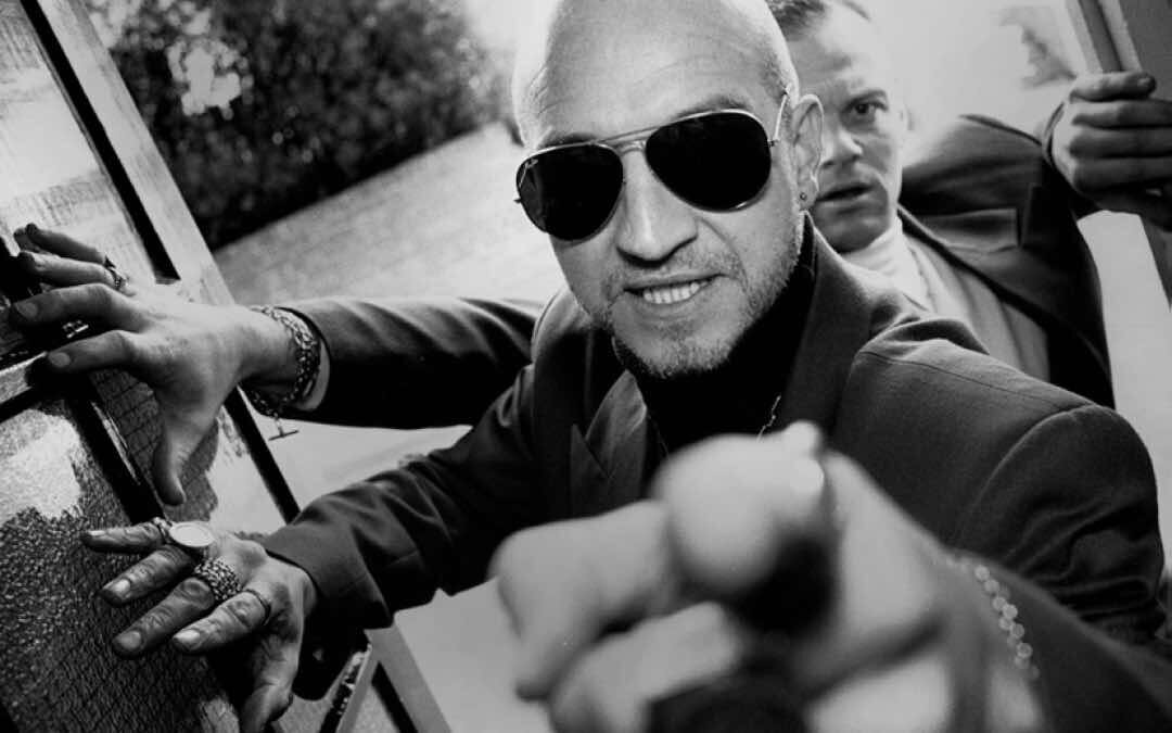 Недавно появились новые черные коллекторы, которые работают с известными МФО