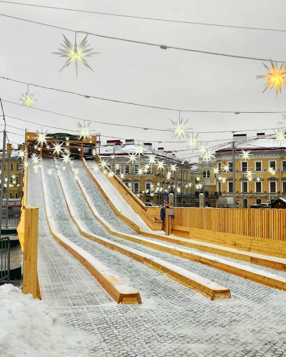 Новогодний петербург 2020. Казанский собор в санкт-петербурге 2020. Новогодний питер 2020. Новогодние каникулы в питере. Куда сходить в праздники санкт петербурге.