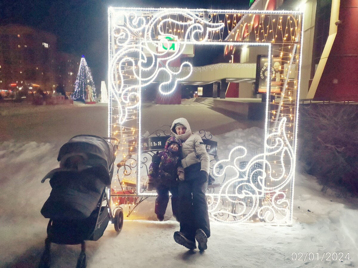 Вчерашняя вечерняя прогулка. У ДК Акрон. 