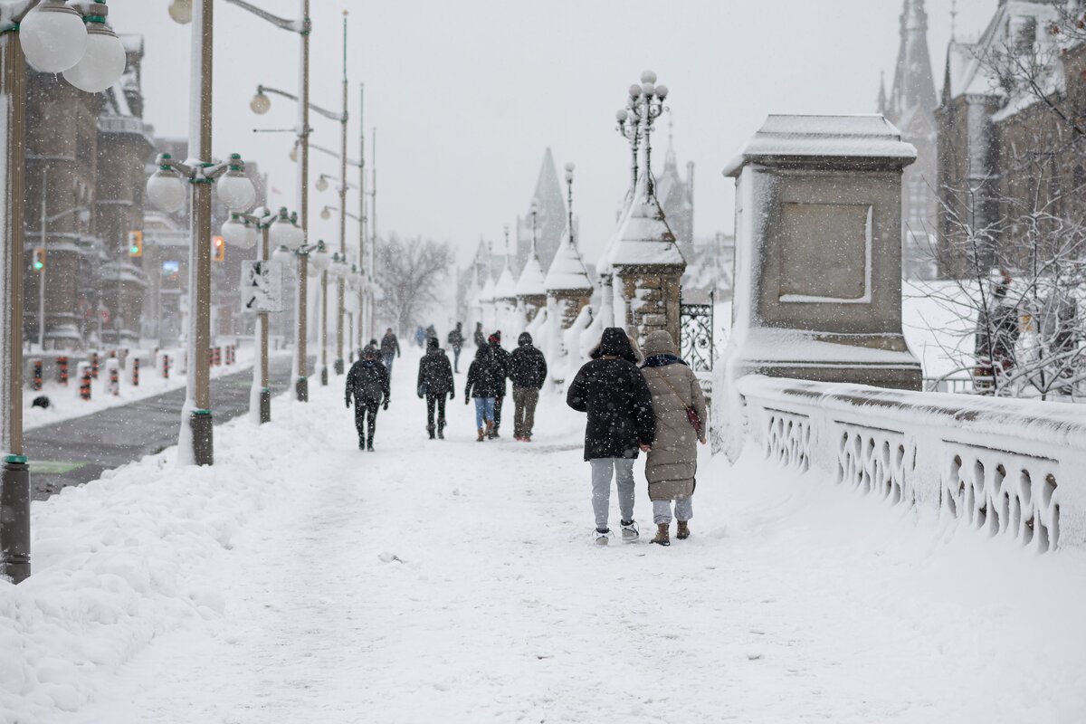     Не поддаемся холоду: 5 лайфхаков, которые помогут согреться в -30
