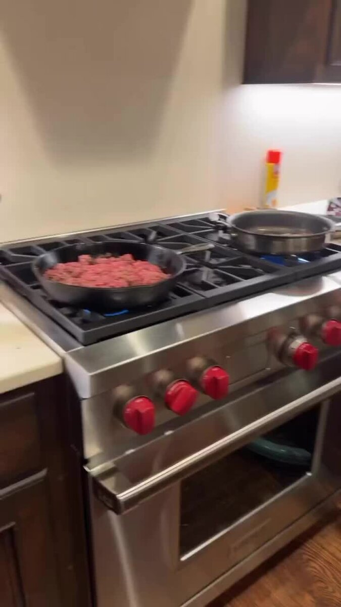    Видео: Инстаграм (запрещен в РФ) @parishilton