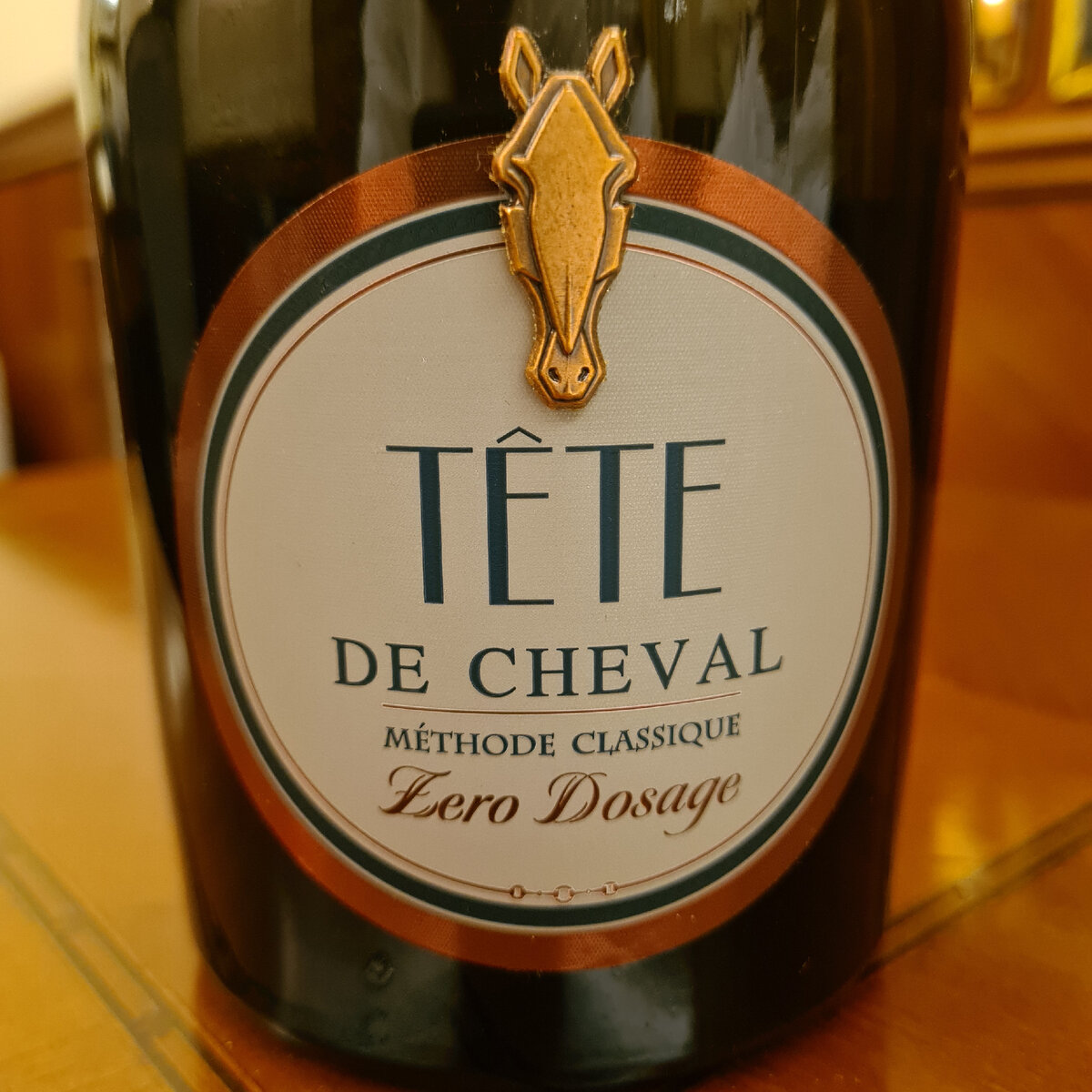 Игристое тет де шеваль. Брют tete de cheval Zero. Tete Zero dosage Brut. Tete Zero dosage.