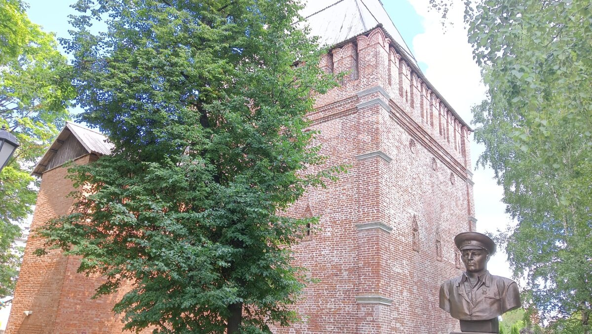 Первомайск нижегородская область аллея славы. Сквер памяти жертв политических репрессий курган. Сквер памяти. Сквер памяти. Сквер памяти.