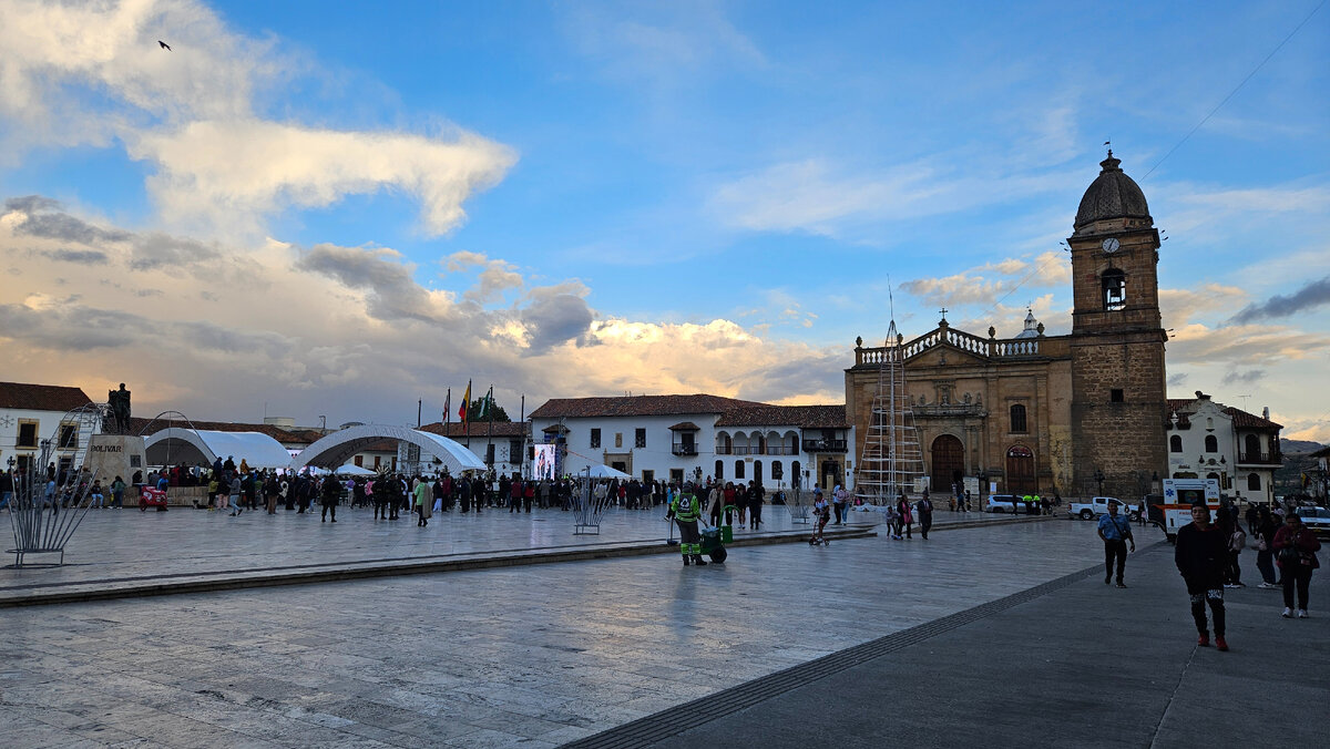 Тунха. Центральная площадь.