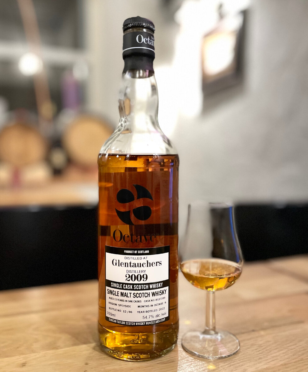 S whiskey. Бутылка джек дэниэлс. Виски австралия. Виски обои. Белис виски.