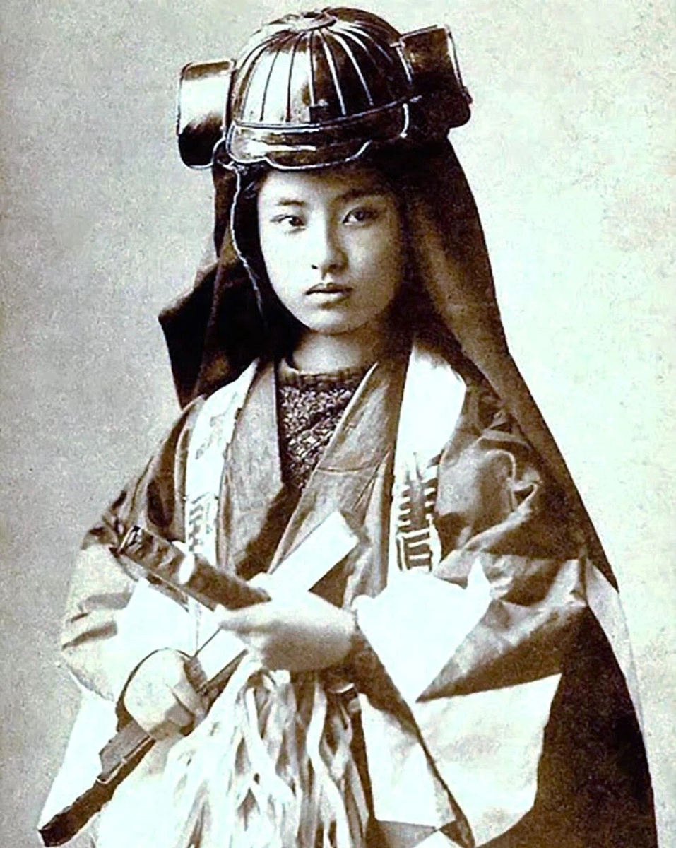 Онна-бугэйся, 12 лет. фото 19 века. 