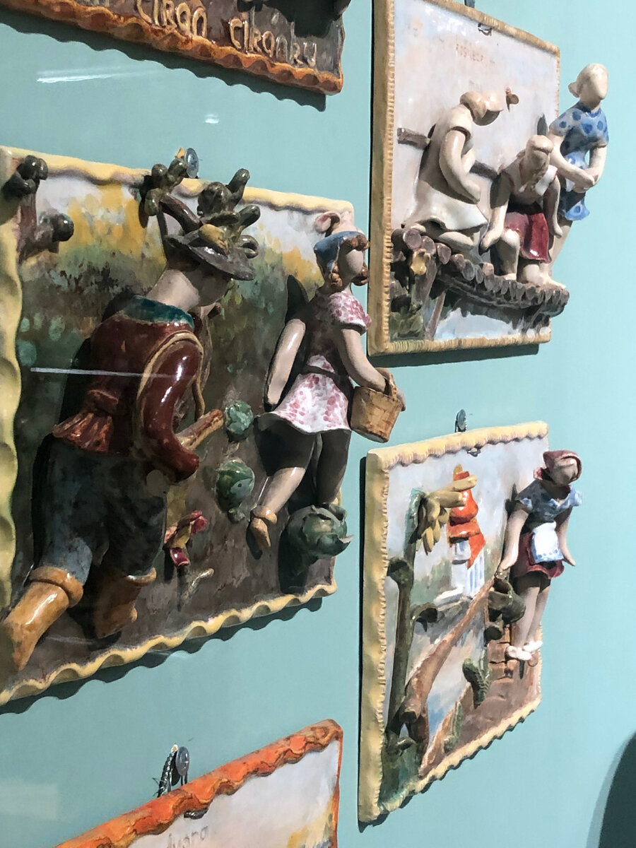 Фарфоровые объемные картины. 