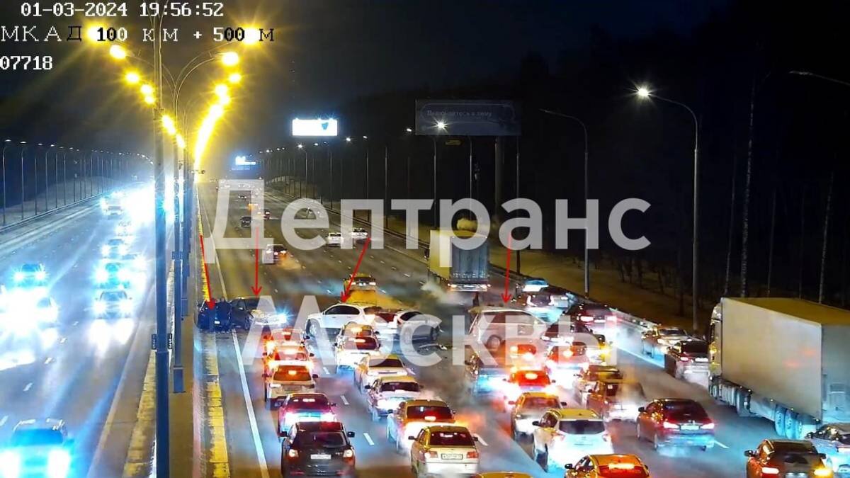 Крупное ДТП с участием четырех автомобилей произошло на 100-м километре МКАД  | Вечерняя Москва | Дзен