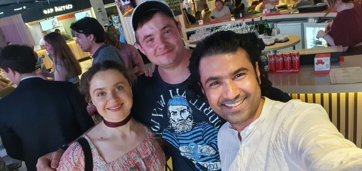 На фото: Надежда Бугаёва, Алексей Тронь и Парвез Кумар.