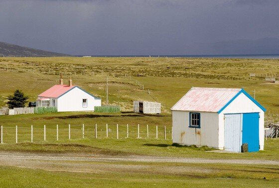    Дом и гараж в Порт-Луи на Фолклендских островах