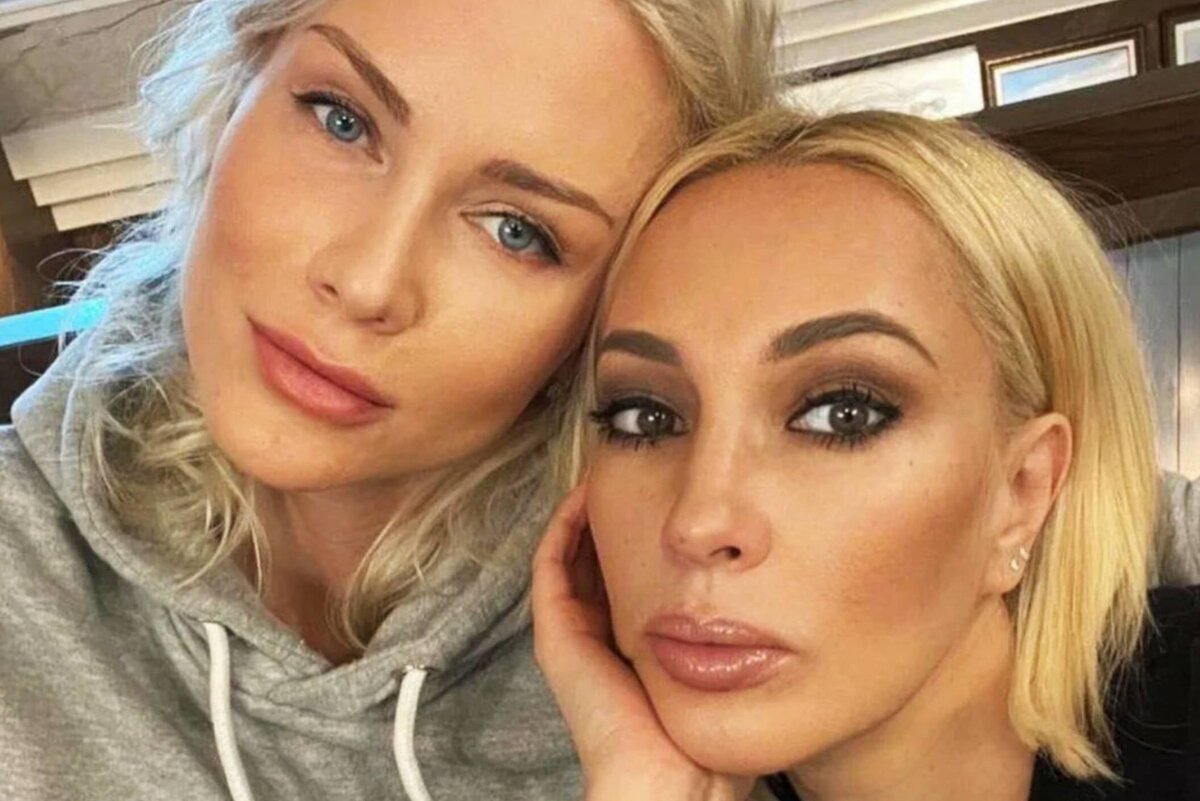     «Мне отомстили»: Катя Гордон призналась, почему ее хит с Лерой Кудрявцевой вырезали из «Песни года»