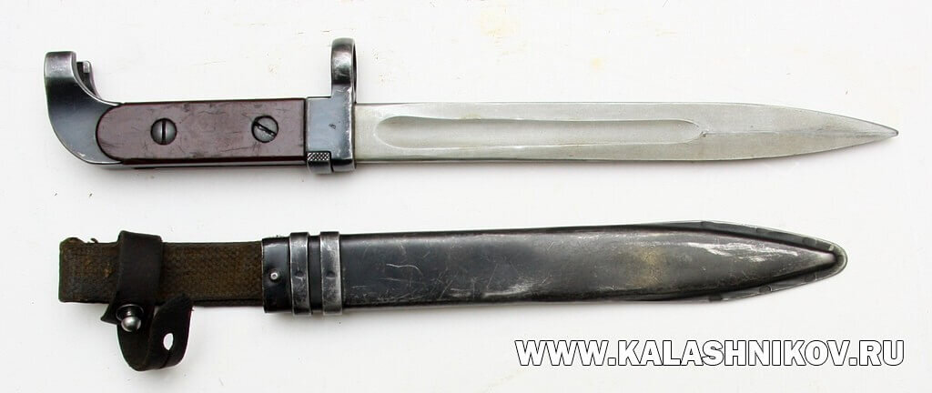 Штык 56-Х-212 с ножнами к автомату Калашникова АК. Фото ВИМАИВиВС