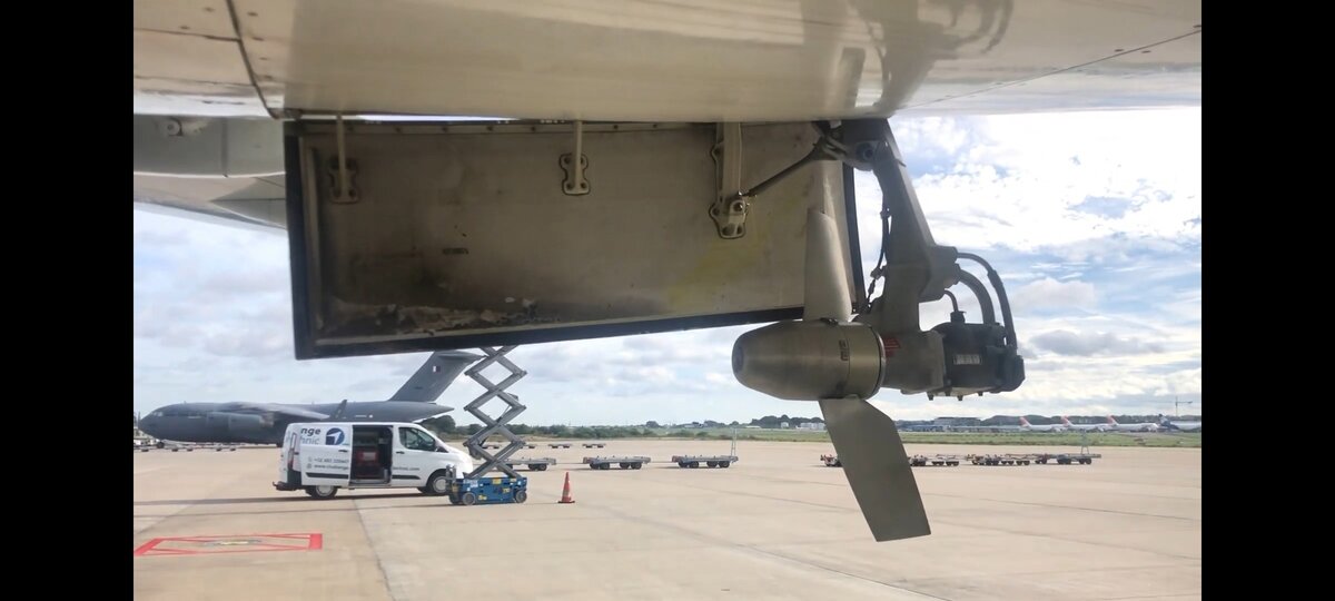 Мс21 на пао васо. Авиация руководства. Кабина пилота самолета. Завод узга в казани. Экипажи ввс россии.