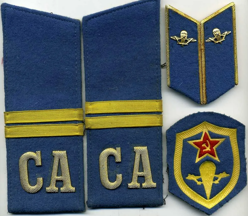 Мечта солдата ВДВ, лычки младшего сержанта ВДВ. И это было правильно. Фото из открытых источников.