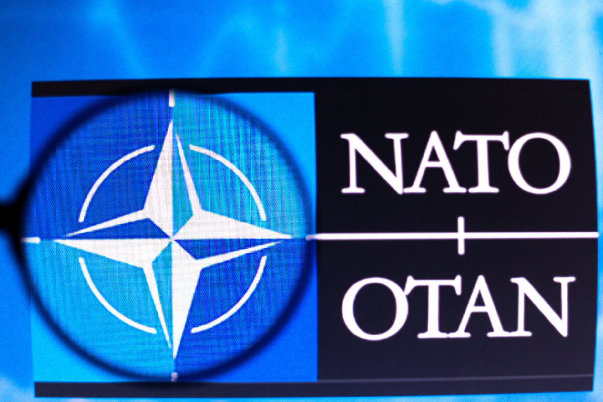 Логотип NATO