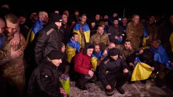 Впервые за долгое время едва ли не главной новостью, касающейся ведения спецоперации на Украине, оказалась информация об обмене пленными.-4