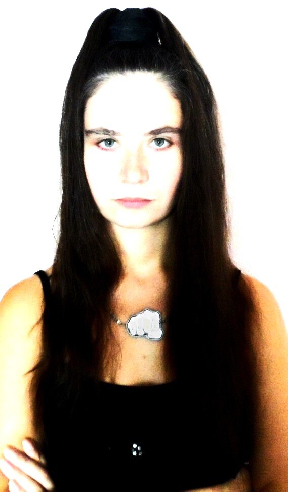 Валя, Юля Островская 