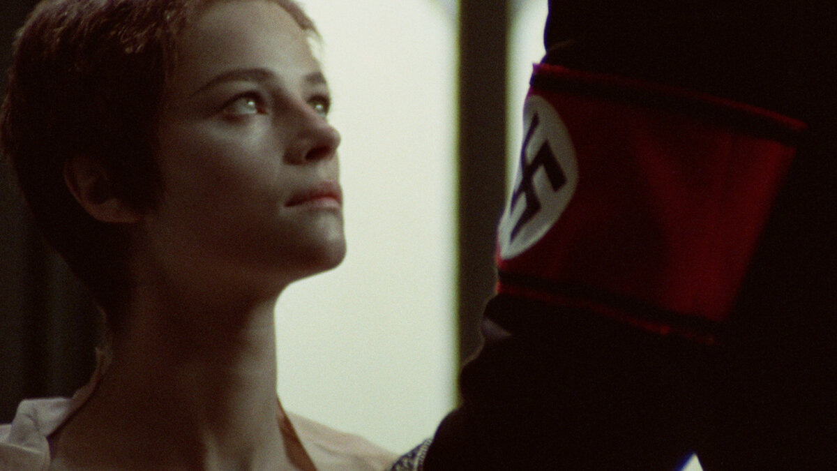 Кадр из фильма «Ночной портье»