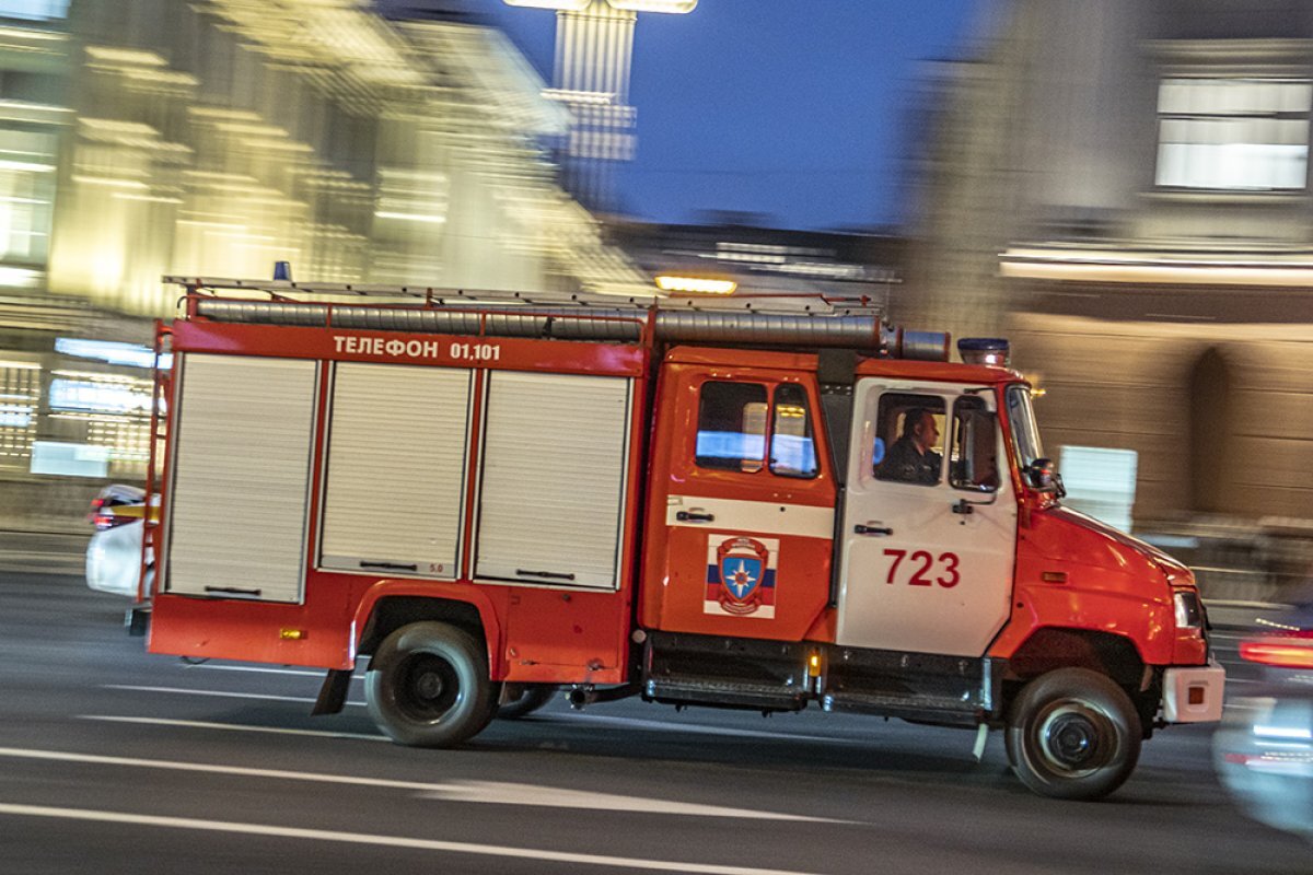 Два человека погибло в пожаре в 12-этажном доме в Хабаровске | Аргументы и  факты - Хабаровск | Дзен